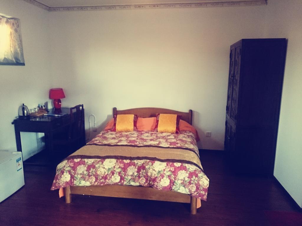 Templeside Deluxe Hutong Hotel Pekin Oda fotoğraf